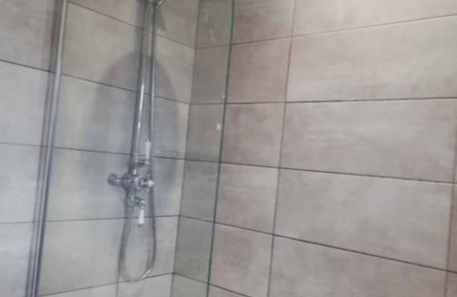 Belfast House | 4 Bedroom House to Rent. Two Double Rooms and Two Single Rooms