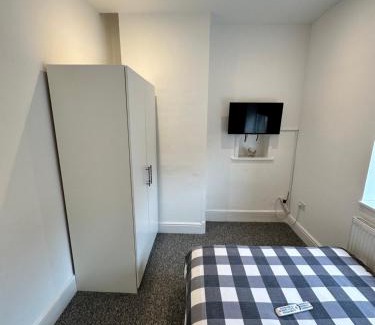 Lambeth Apartment | 4 bedroom house Upper Tulse Hill, London, SW2 2RP