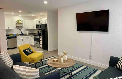 Sunset House | 4 Bedroom House near the Hard Rock (Guitar Hotel)