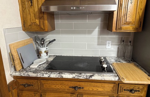 Lubbock Cabin | 4-bedroom lodge in delightful Lubbock with AC, WiFi