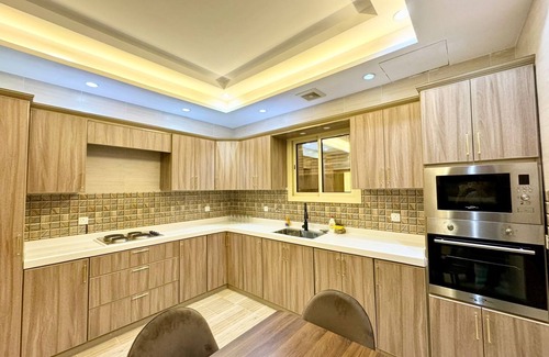 Mecca Apartment | 4 Bedroom Luxury Apartment Near Haram With Full Kitchen and Large Living Room