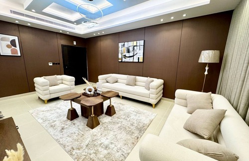 Mecca Apartment | 4 Bedroom Luxury Apartment Near Haram With Full Kitchen and Large Living Room