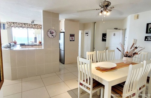 Margate Apartment | 4 Bedroom Luxury Apartment On the Beach. Spacious with breath taking sea views.