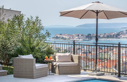 Podstrana Apartment | 4 bedroom nice apartment in Podstrana