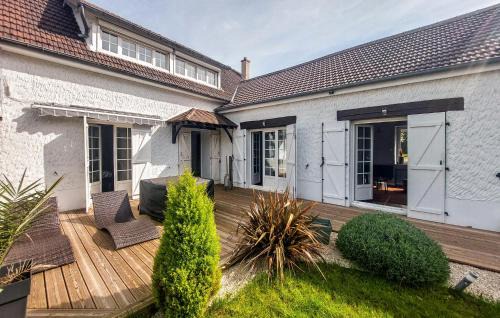 Amblainville House | 4 Bedroom Nice Home In Amblainville