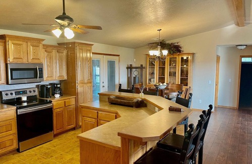 Davis House | 4 Bedroom on 15 Acres Near Crossbar Off Road Park & Turner Falls