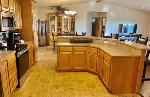 Davis House | 4 Bedroom on 15 Acres Near Crossbar Off Road Park & Turner Falls