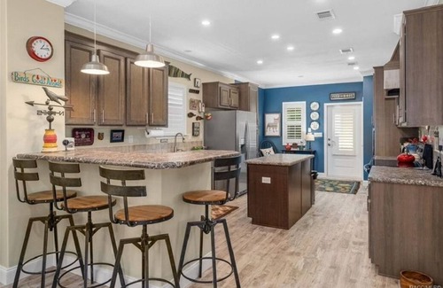 Homosassa House | 4 bedroom on deep water canal w/boat dock. Ideal quiet location. 4 kayaks.