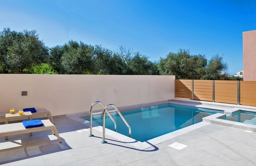 Agia Marina Villa | 4-bedroom Panorea Villa