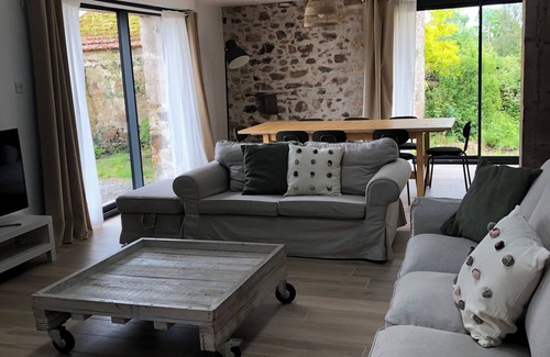 Frossay House | 4 bedroom private vacation home in frossay