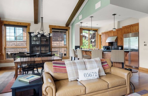 Spruce Peak Cabin | 4 Bedroom Spruce Peak Mt Cabin "StoweGlobe" Steps to the lifts with FULL Mountain Views.