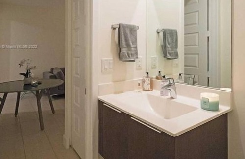 Doral House | 4 Bedroom Townhome 439356 by Houzlet