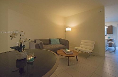 Doral House | 4 Bedroom Townhome 439356 by Houzlet
