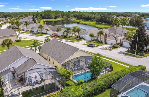 Four Corners Villa | 4-bedroom villa in welcoming Clermont with fitness room, AC