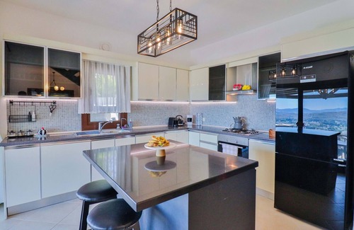 Ortakent Villa | 4 Bedroom Villa, Private Heated Pool, Jacuzzi, Beach Access, Panoramic View