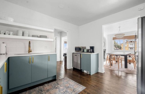 North Charleston Apartment | 4 Bedroom-Walk to Restaurants! 10 Min. to Downtown