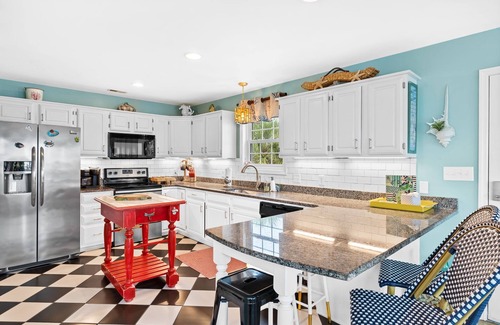 Ocean Isle Beach House | 4 Bedroom! Walk to Beach, Restaurants and Park! Boat Dock! VEIWS and SUNSETS!