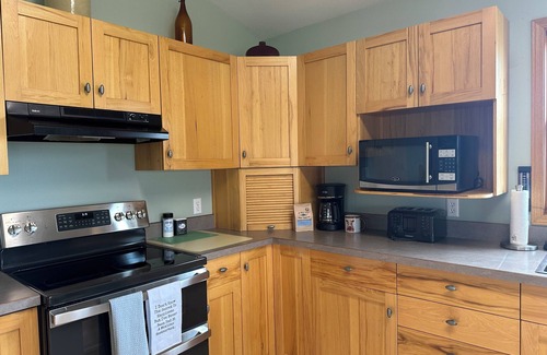 Broadwater County House | 4 Bedrooms, 3 Bath. Great views, quiet, fenced yard. Fully equipped. AC/WI Fi