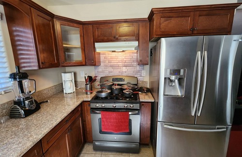 Central San Pedro House | 4 Bedrooms 3 Full Bath hops away from Marina & Beach.