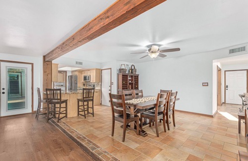 South Mountain House | 4 Bedrooms, Full Kitchen, Pool table, BBQ, Garage & RV Parking, Golf, Hiking