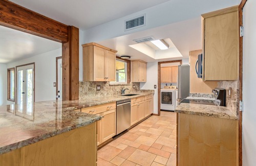 South Mountain House | 4 Bedrooms, Full Kitchen, Pool table, BBQ, Garage & RV Parking, Golf, Hiking