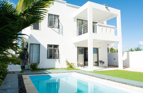 La Preneuse Villa | 4 Bedrooms Villa La Tourelle with private pool and rooftop with hot tub