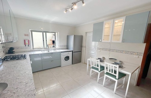 Lagos Villa | 4 Bedrooms with Private Heated Pool, WiFi, A/C, Walking distance to amenities