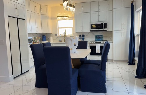 White Sands Cottages House | 4 Beds/4Baths ROOFTOP! Gorgeous MODERN 360 degree views STEPS TO THE BEACH!