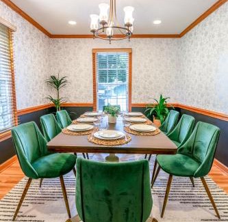 Cary House | 4 Beds ,King Bed, Tvs, Kids essentials, office, Grill, Crib, in Bond park ,PNC Arena