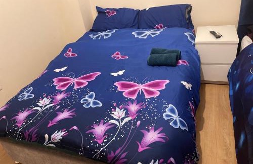 Custom House House | 4 Beds Sleeps 15 near Lcy Airport & ExCel London
