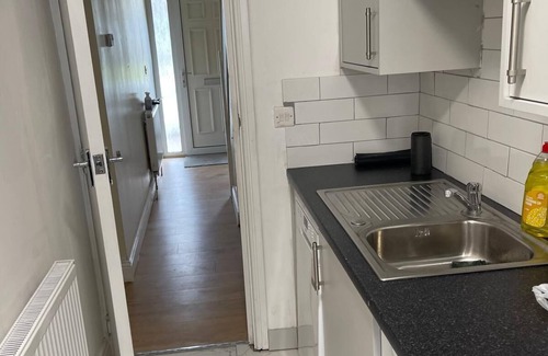 Custom House House | 4 Beds, Sleeps 15, Near Lcy Airport & Excel London