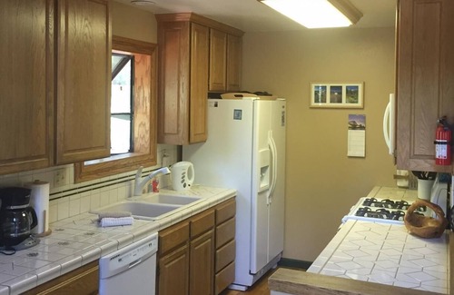 Truckee Cabin | 4 BR(2 Master) /4 BA Spacious Mountain Get Away