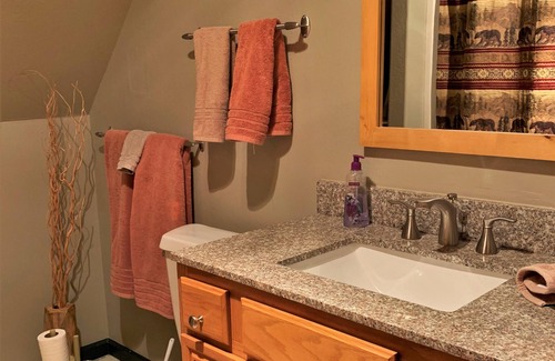 Truckee Cabin | 4 BR(2 Master) /4 BA Spacious Mountain Get Away