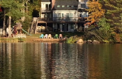 Gray House | 4 BR/3 Bath Lakefront Sleeps 12