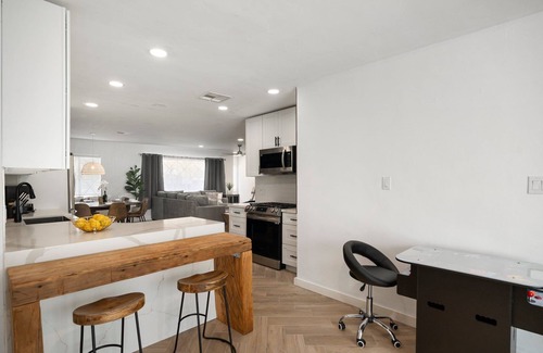 Papago Paradise House | 4 BR/3 Bath Old Town Gem - Cabana - Heated Pool & Tub - Games - Firepit - BBQ