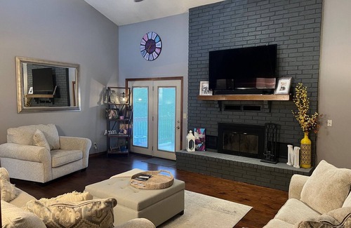 Emporia House | 4 BR, 3 full, bath. Lots of Room in Quiet Neighborhood cul-de-sac!