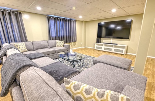Okanagan-Similkameen House | 4 BR/4 BA beautiful family friendly house with stunning lake view