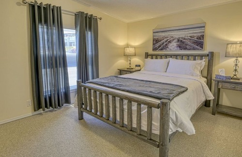 Okanagan-Similkameen House | 4 BR/4 BA beautiful family friendly house with stunning lake view