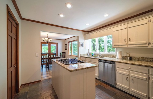 Blairsville House | 4 BR, 4 BA Lakeside Cabin with Private Dock, Hot tub, and Pool Table!