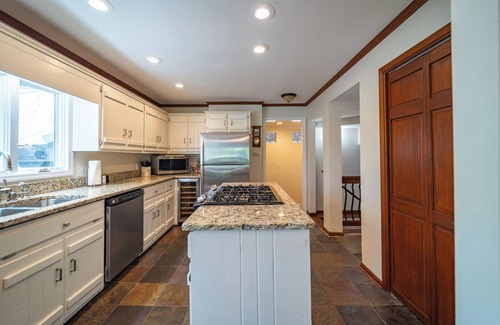 Blairsville House | 4 BR, 4 BA Lakeside Cabin with Private Dock, Hot tub, and Pool Table!