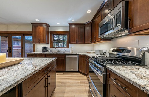 Incline Village House | 4 Br 4 Bath Single Level Home w A/C, Gorgeous Yard w Bocce Court. Location!