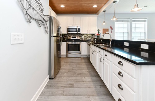 Surfside Beach House | 4 BR Beach House with Private Pool! Sunny in Surfside