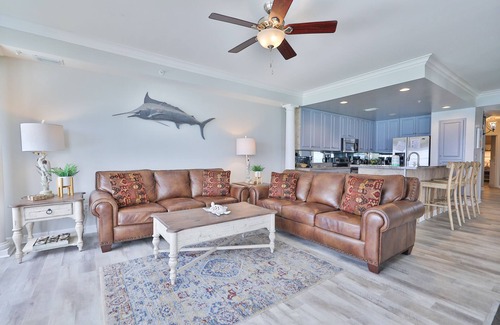 Silver Sands Beach Condo | 4 BR En Soleil Directly on Gulf, Beautiful unit on the 11th floor!
