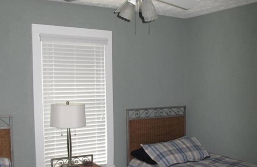 Hartwell House | 4 BR House on Lake with Private Dock, Behind Gum Branch Mega Ramp.