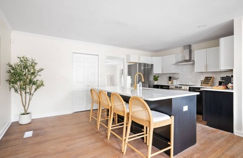 North Charleston House | 4 BR - Newly Renovated! - Walk to Park Circle