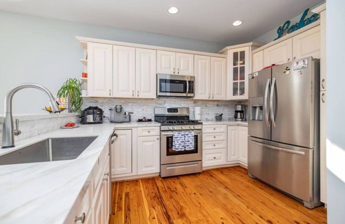 Henrico House | 4 BR~Stunning Views~Fire Pit~Sleeps 12