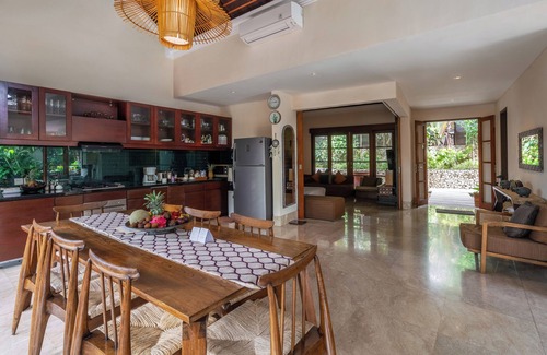 Ungasan Villa | 4 BR villa Cantik &karma beach club in cliff resort