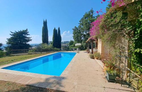 Le Cannet Villa | 4 BR Villa with Pool Sea View AC Parking - BENAKEY