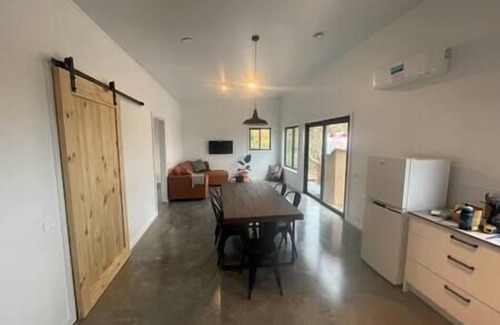 East Jindabyne House | #4 Brand new modern Eco cabin with fantastic views