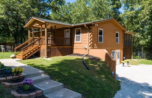 Johnson County House | 4 Brd 3 Bath on 6 acres near KC, Lee's Summit, Blue Springs, Kingsville.